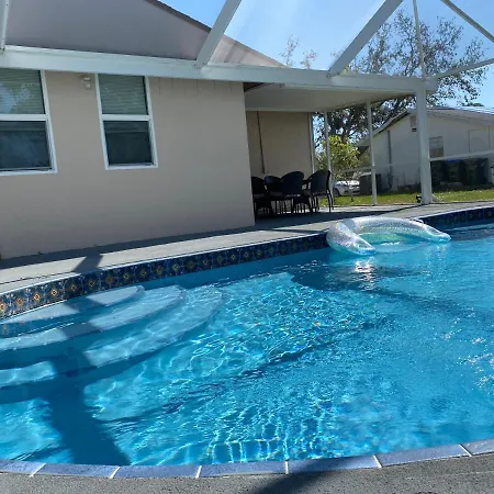 Lovely 2 Bedroom House Plus A Dent With Private Pool